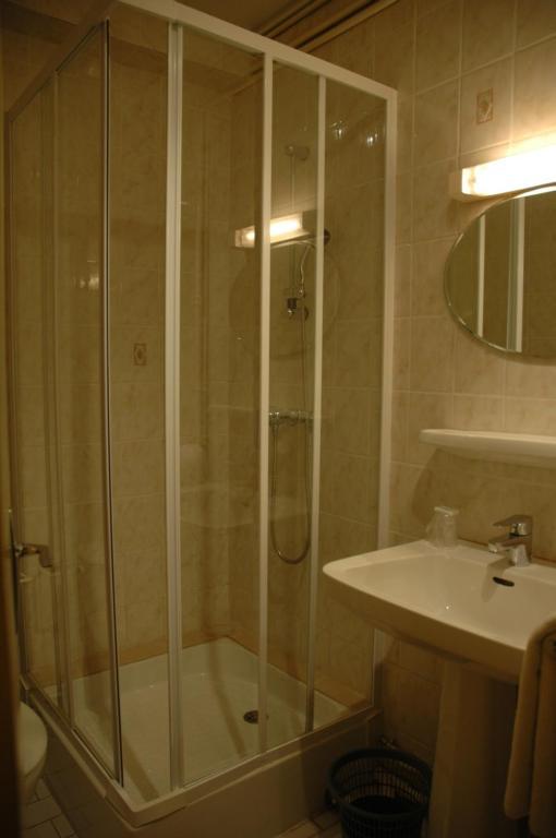 Hotel Du Luxembourg Balsièges Zimmer foto